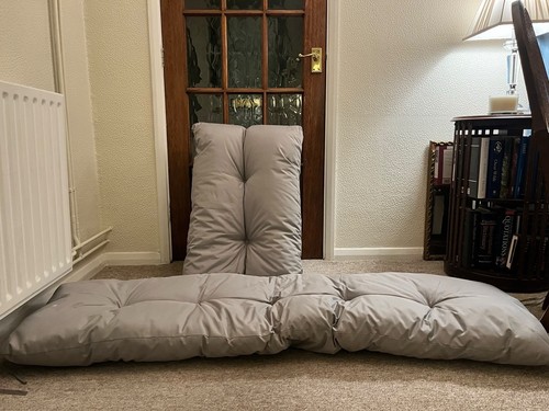 Swinging seat cushion - swinging,